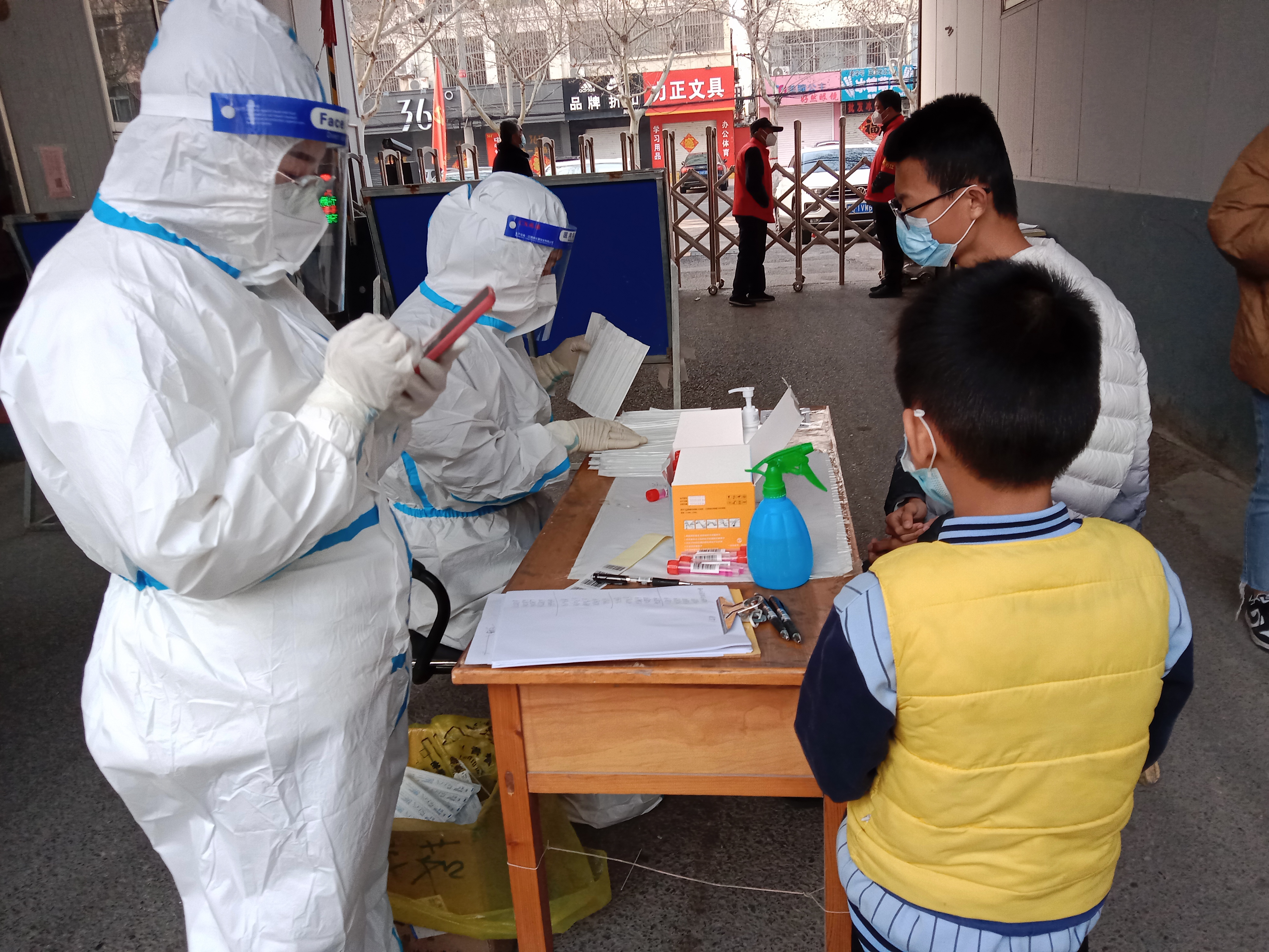 抗疫一线子女入学政策解读，抗疫一线人员子女入学卫健委最新规定